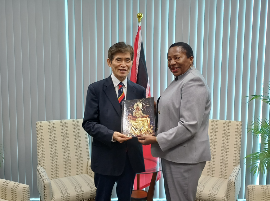 Ambassador Seijoong Kwon Pays Courtesy Call on Leader of the Opposition Pennelope Beckles